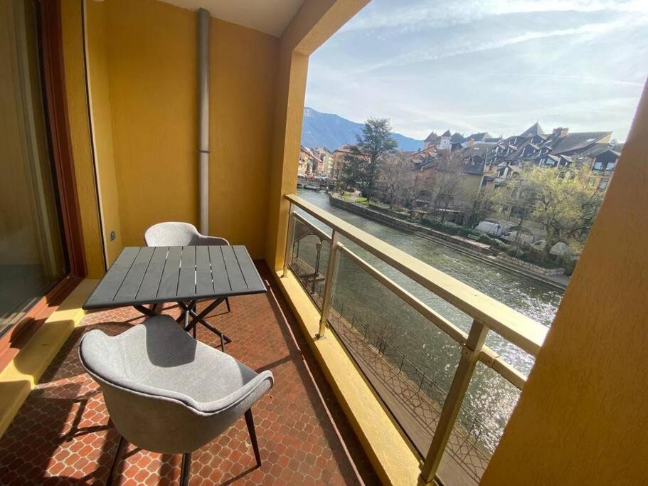 Quai Des Cordeliers, Balcon Et Vieille Ville Annecy Esterno foto