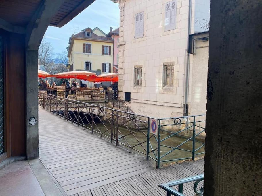 Quai Des Cordeliers, Balcon Et Vieille Ville Annecy Esterno foto